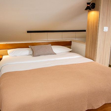 Guest House Jedro Petrovac Luaran gambar