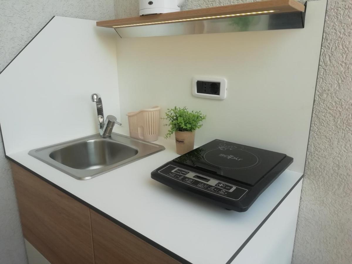 Guest House Jedro Petrovac Luaran gambar