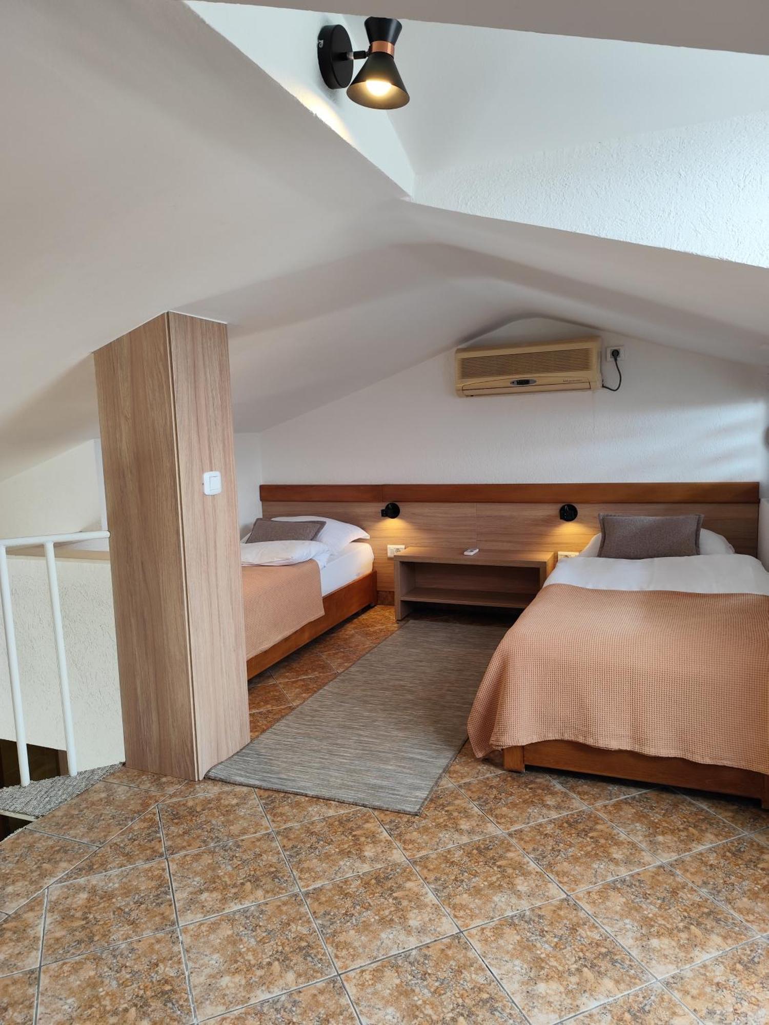 Guest House Jedro Petrovac Bilik gambar