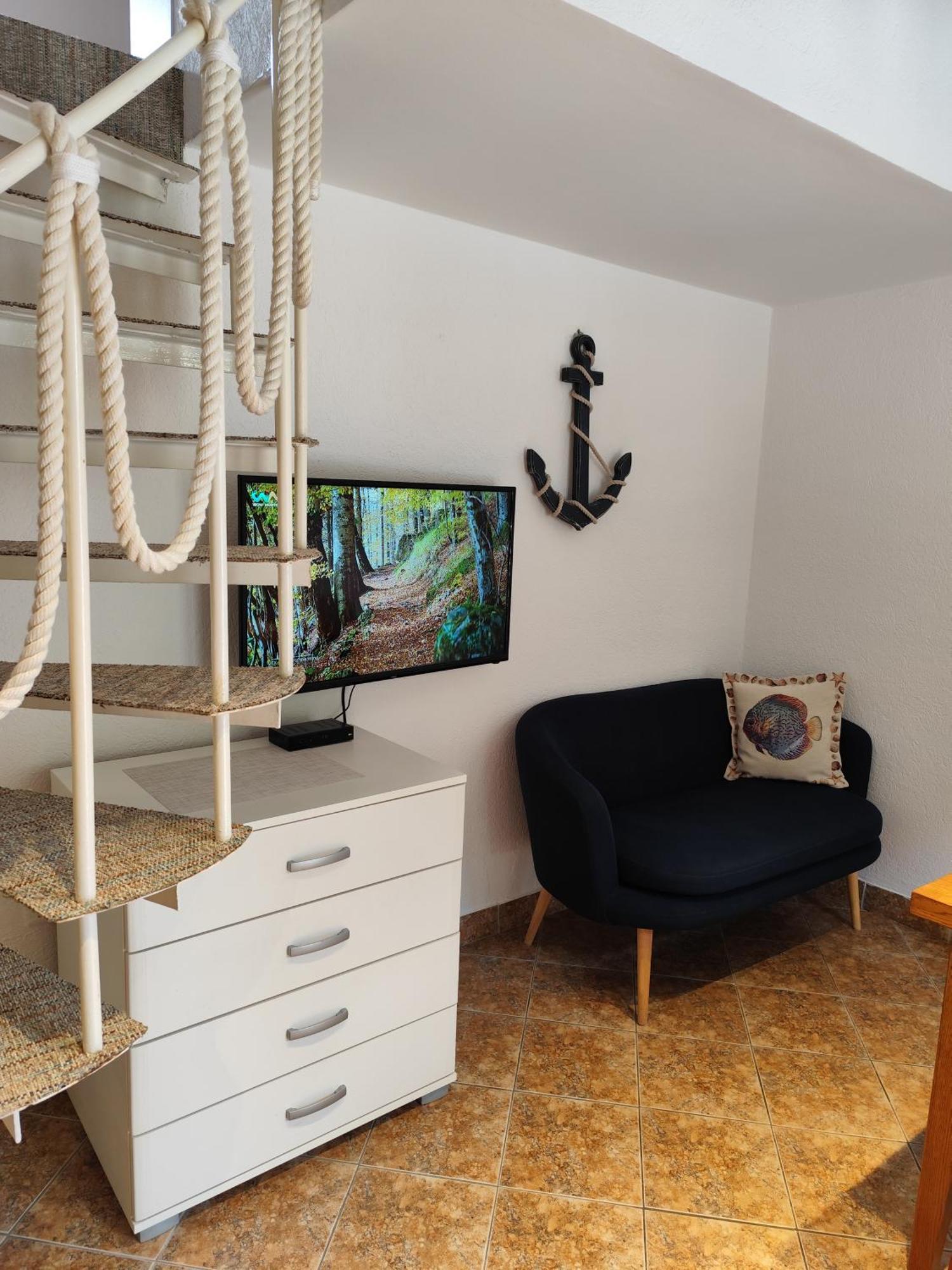 Guest House Jedro Petrovac Luaran gambar