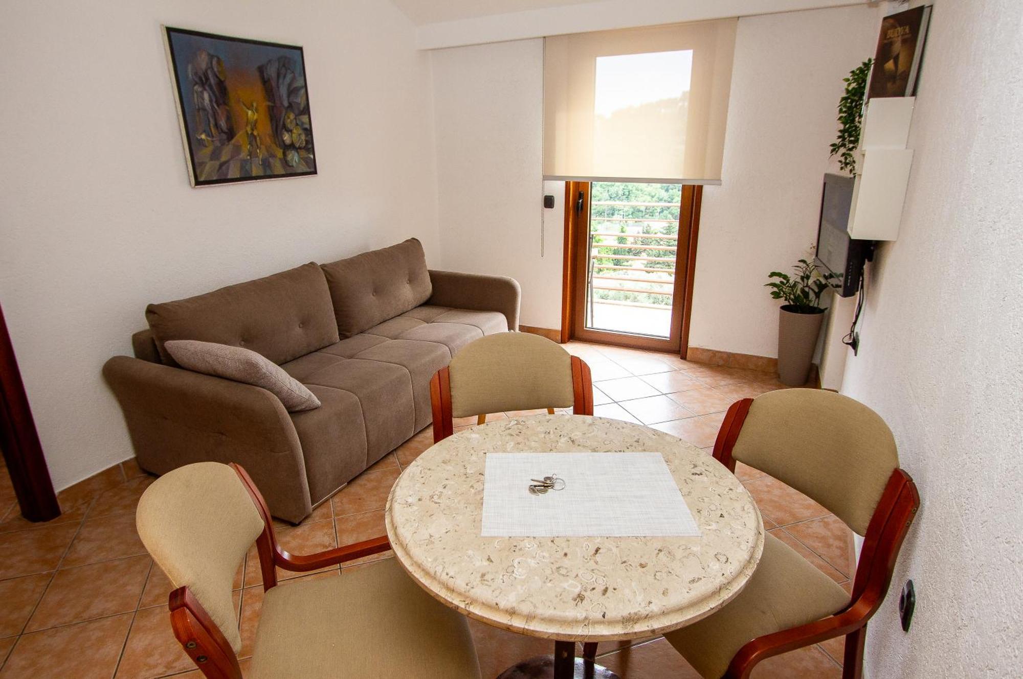 Guest House Jedro Petrovac Luaran gambar
