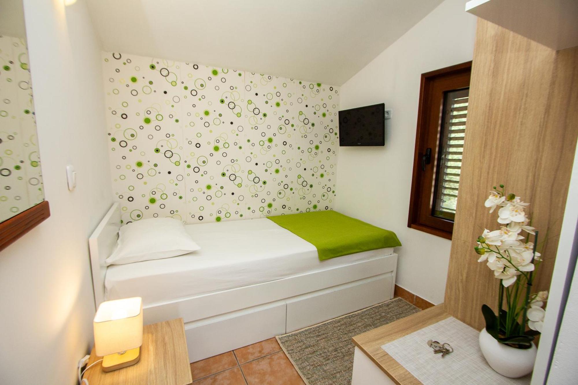 Guest House Jedro Petrovac Luaran gambar