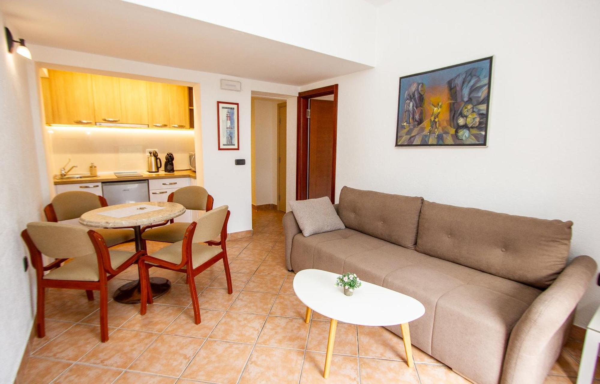 Guest House Jedro Petrovac Luaran gambar