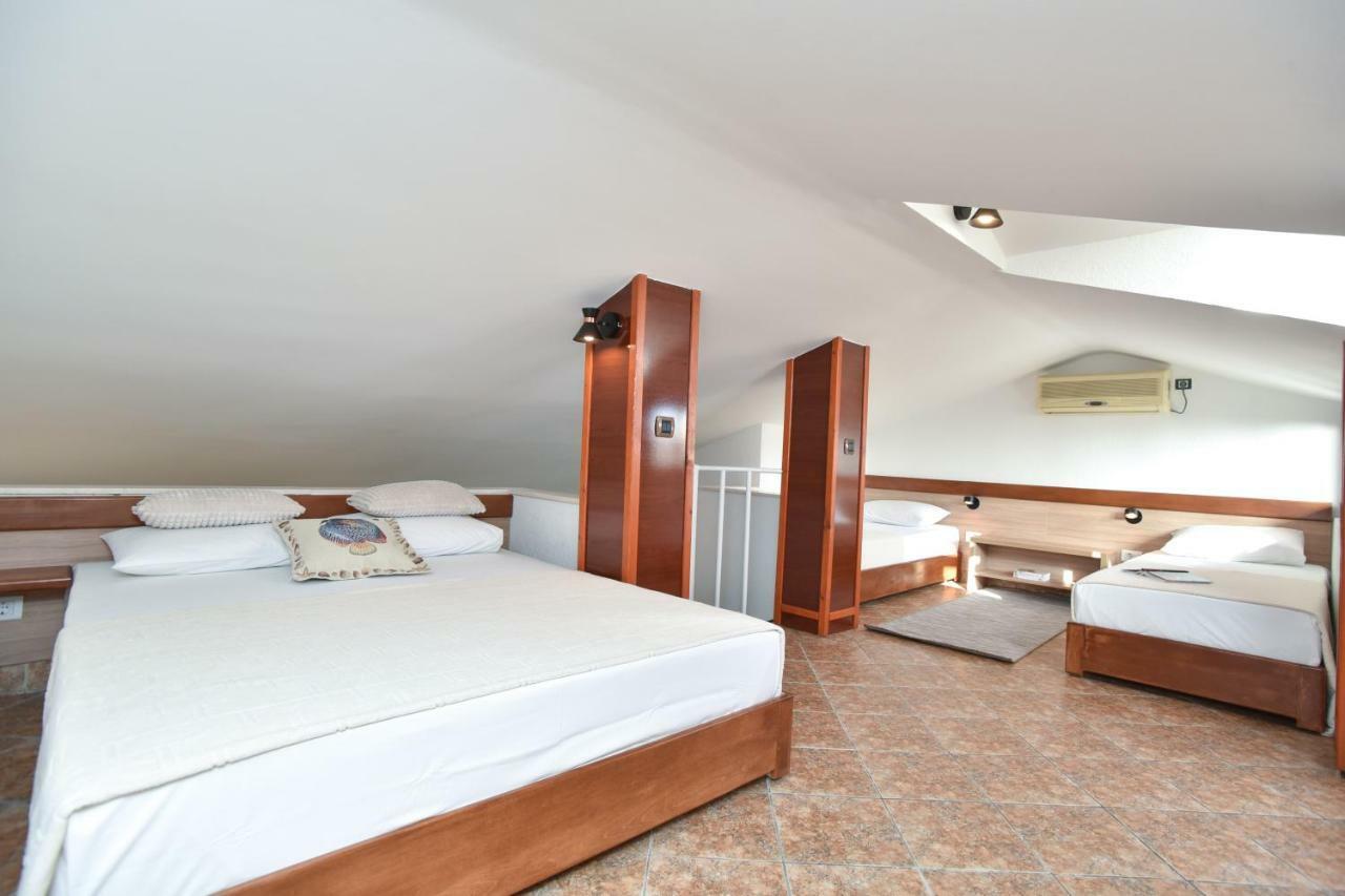 Guest House Jedro Petrovac Luaran gambar